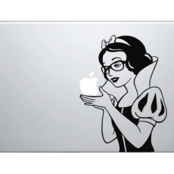 今どきな感じの白雪姫のMacBook 13インチ用 デカール