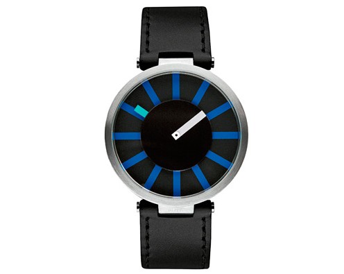 かっこいい青色の腕時計